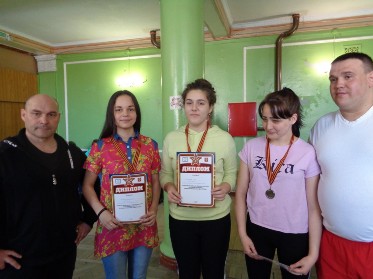 �����������